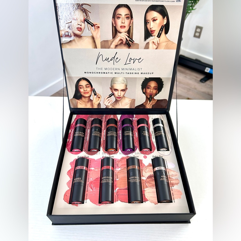 Nudestix Nudies Blush Multi-Use LIMITED EDITION Set of 10 Palette